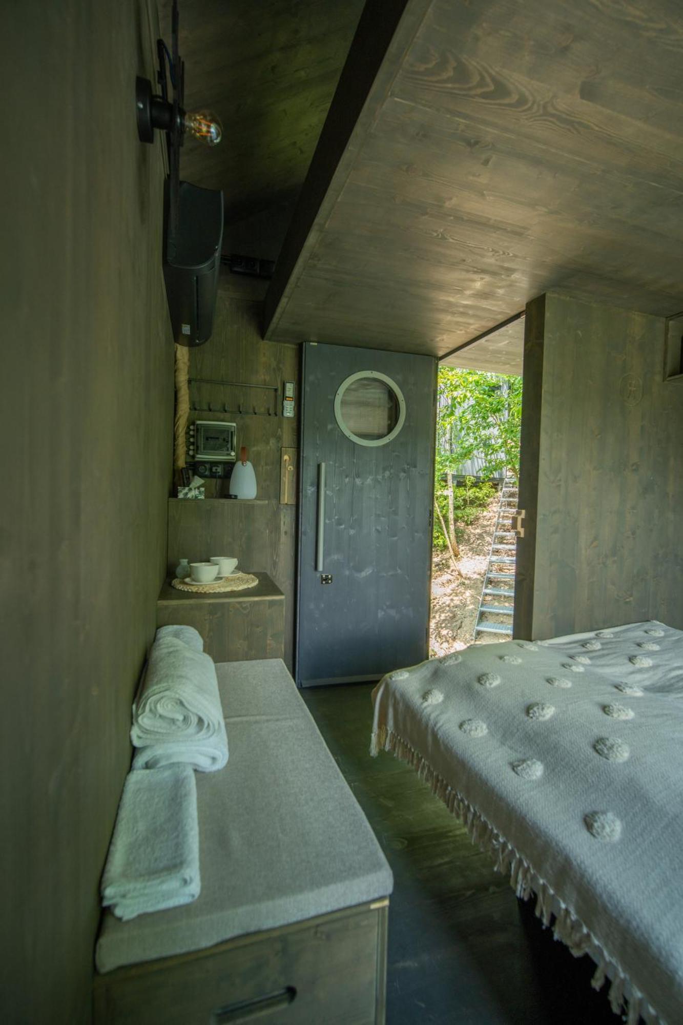 Hrad Kunzov Glamping & Spa & Restaurant Přerov Eksteriør billede